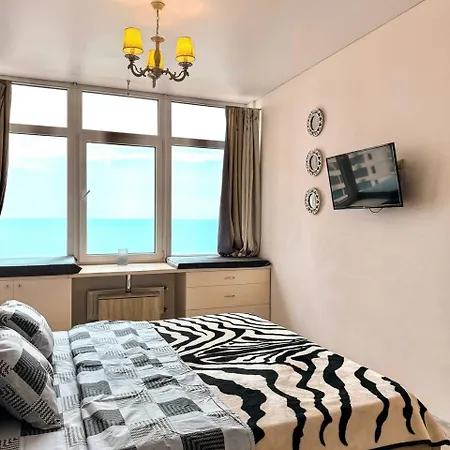 Apartment первая линия от моря, аркадия