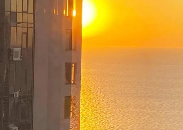 Appartamento первая линия от моря, аркадия